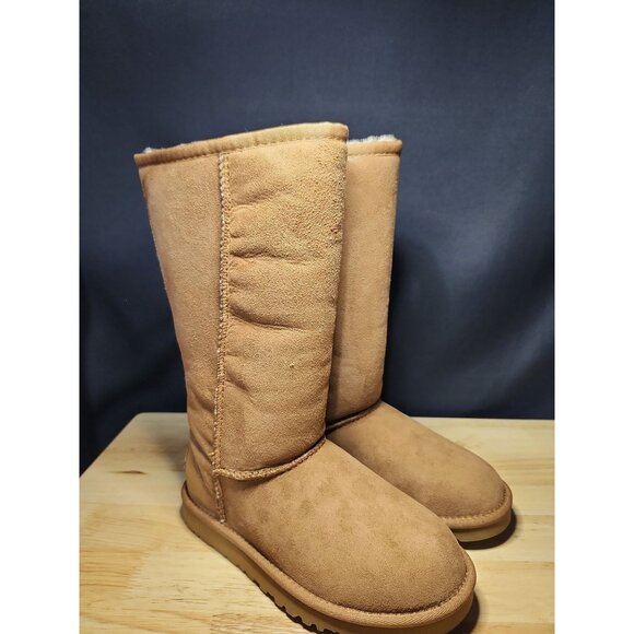 UGG boot k classic tall size 1 - Picture 1 of 8